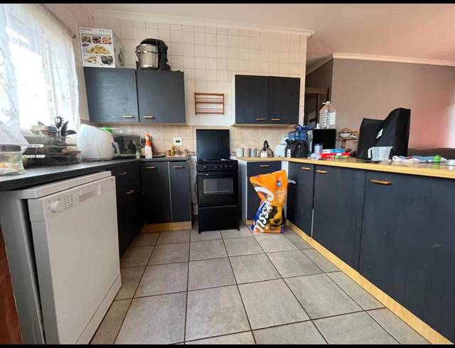 3 BEDROOM PROPERTY TO RENT IN BIRCHLEIGH NORTH